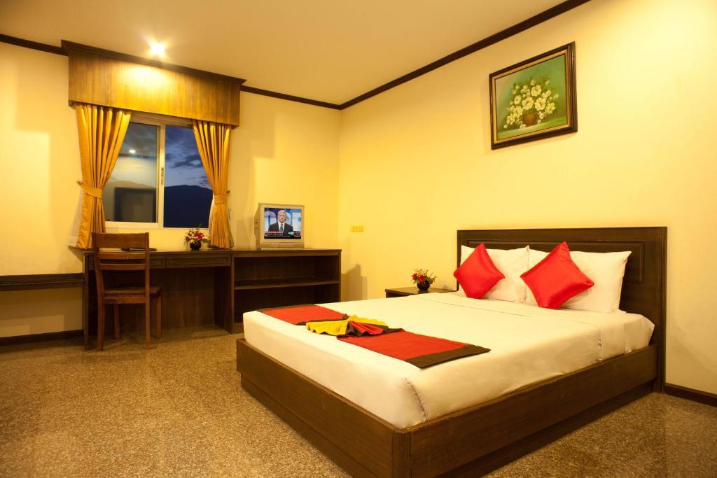 HOTEL ROYAL PANERAI CHIANG MAI THAILAND SEASON DEALS